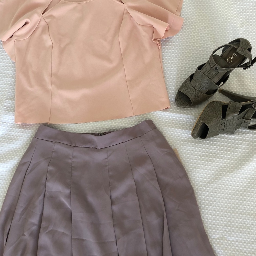 High low pleated skirt